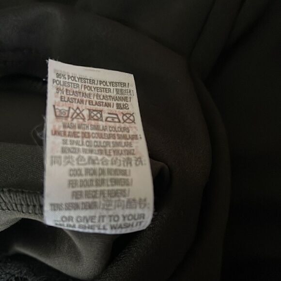 Beautiful lace dress - Picture 4 of 4